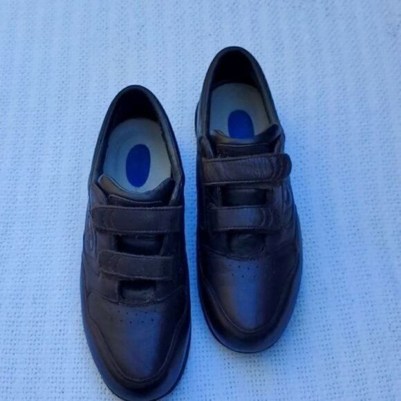 Propet Sz. 9.5 Brown Hook Adjustable Closure Walking Shoe - Picture 5 of 13